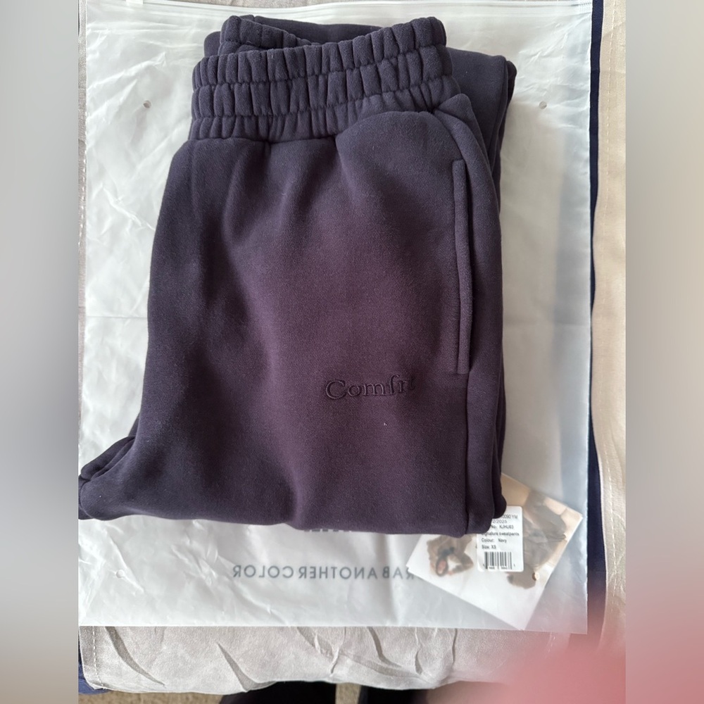Comfrt Signature Sweatpants - Unisex